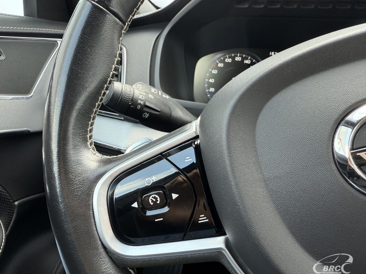 Volvo XC90 | 30