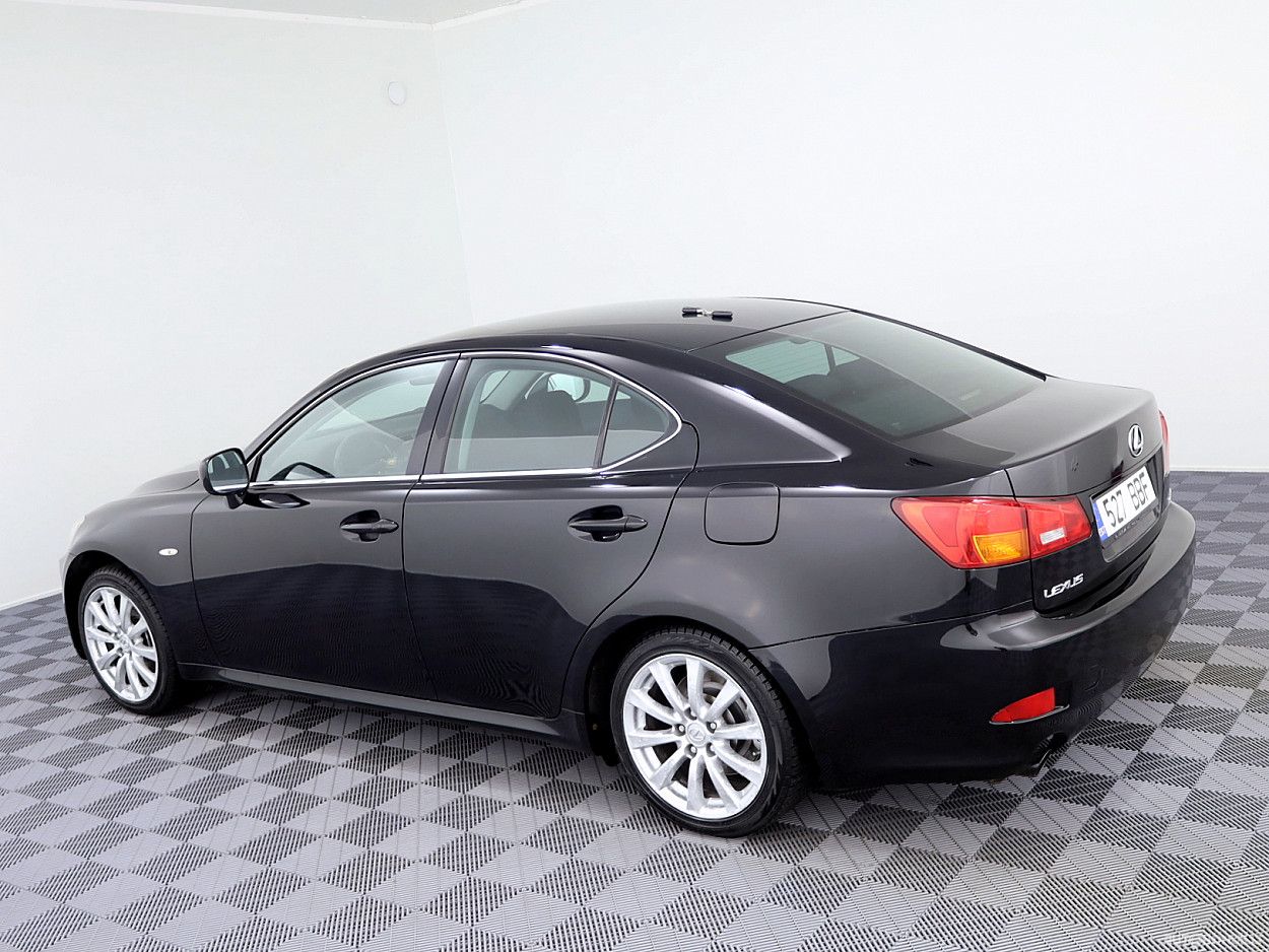 Lexus IS 250 | 3