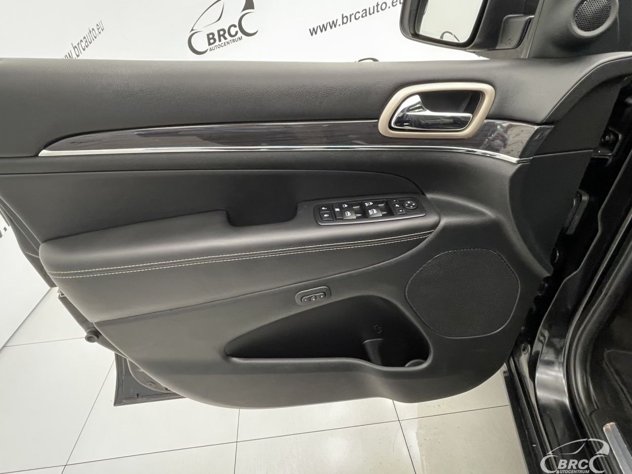 Jeep Grand Cherokee | 24