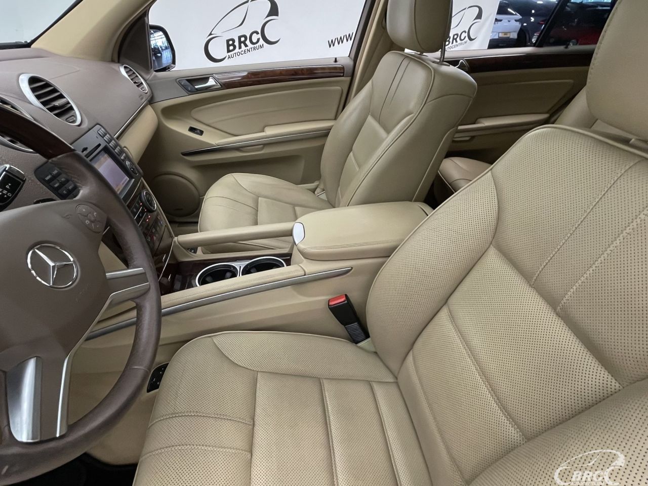 Mercedes-Benz ML320 | 41