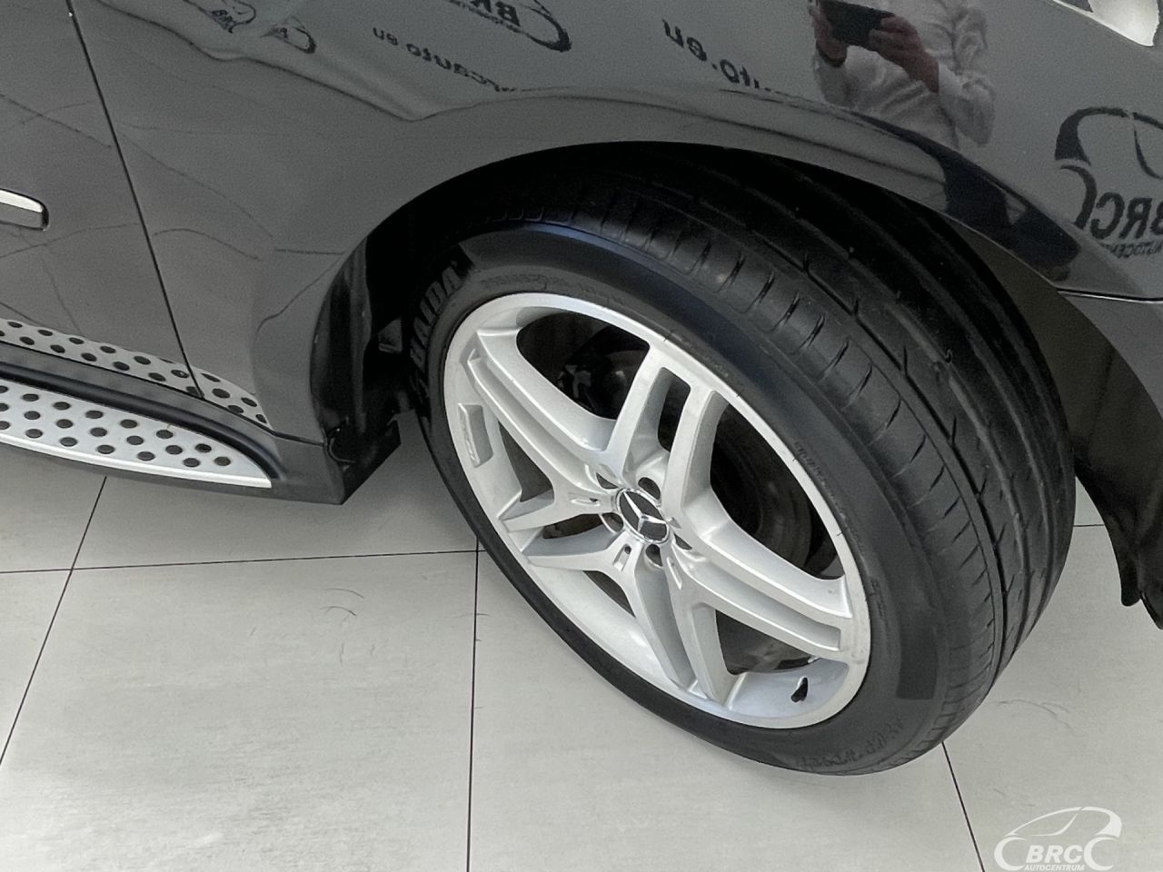 Mercedes-Benz ML320 | 70