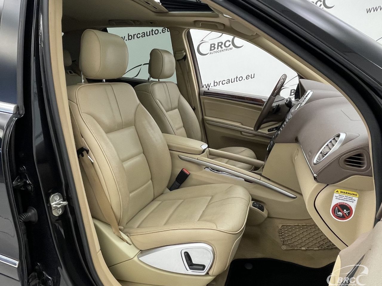 Mercedes-Benz ML320 | 11