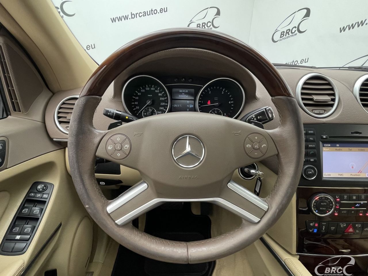 Mercedes-Benz ML320 | 48