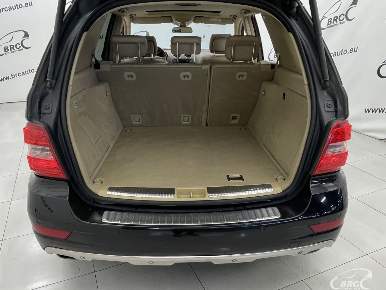 Mercedes-Benz ML320 | 73