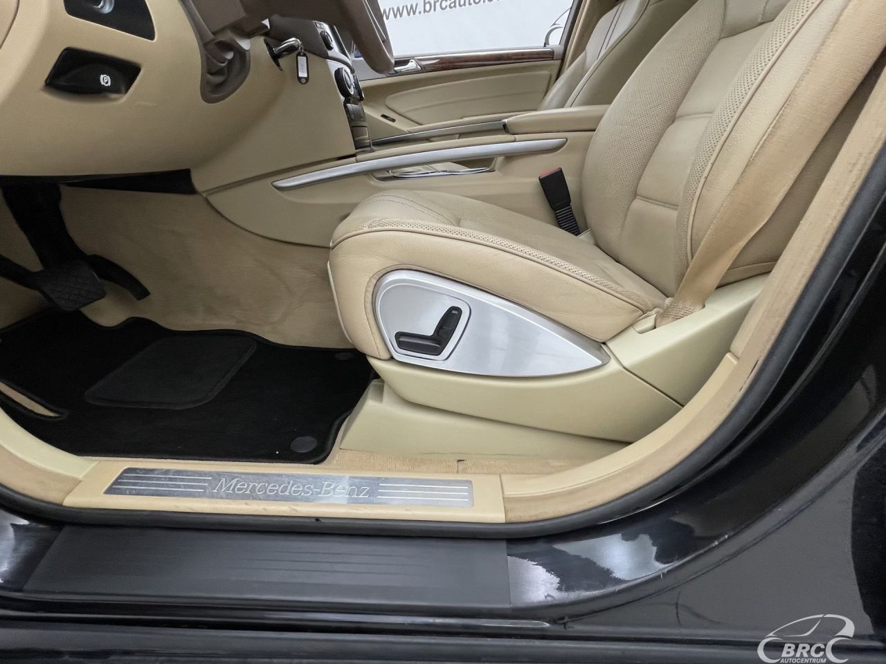 Mercedes-Benz ML320 | 37