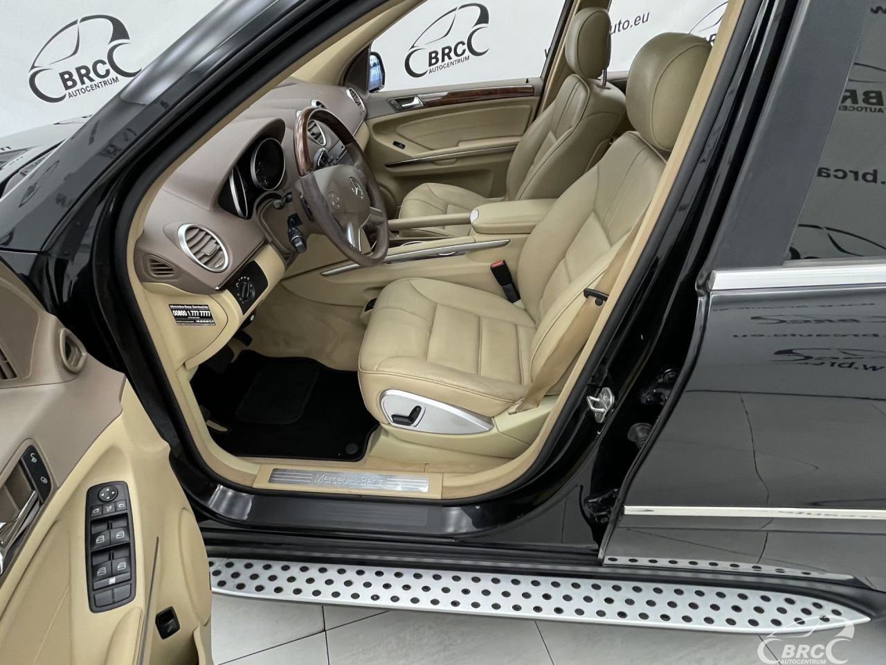 Mercedes-Benz ML320 | 36