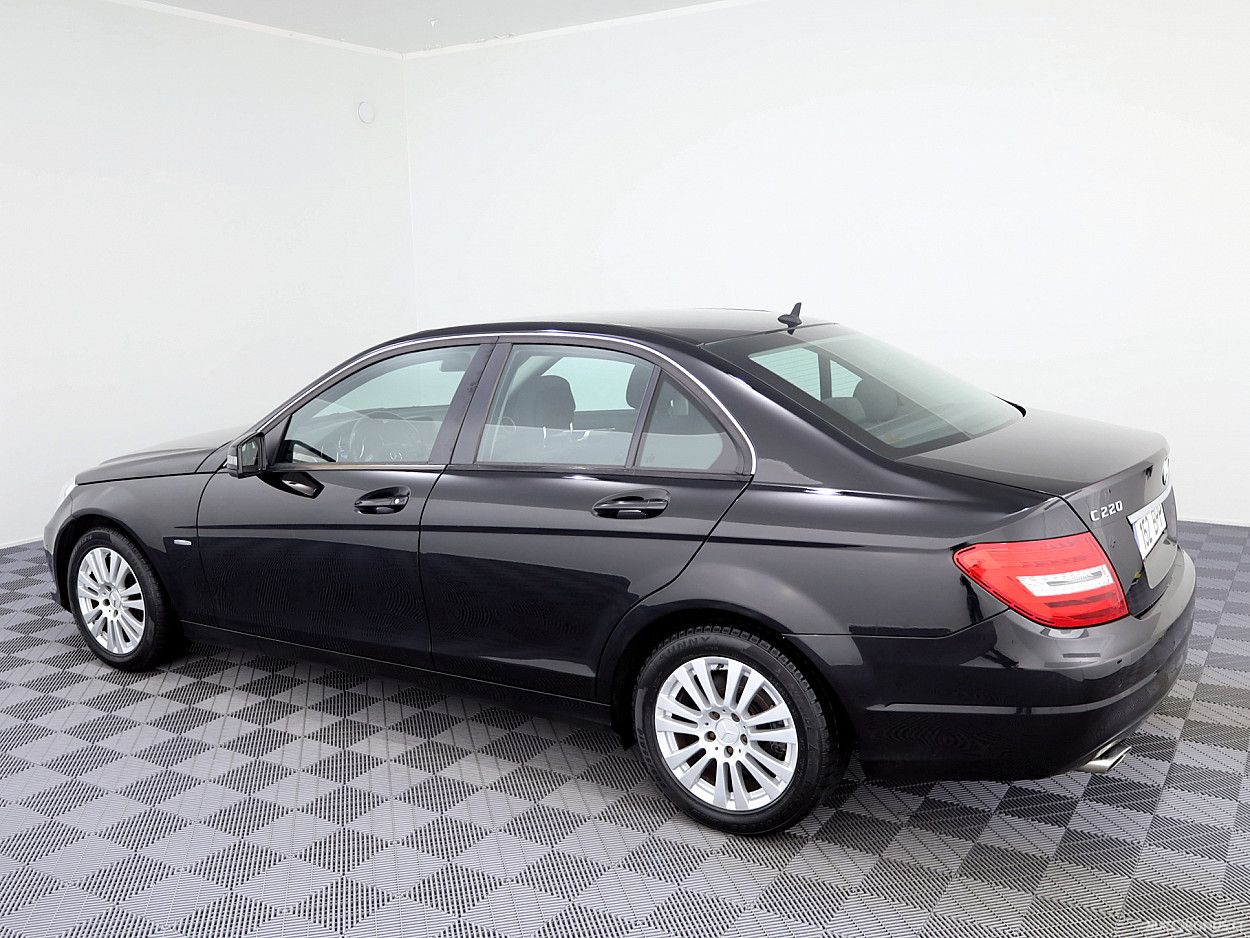 Mercedes-Benz C220 | 3