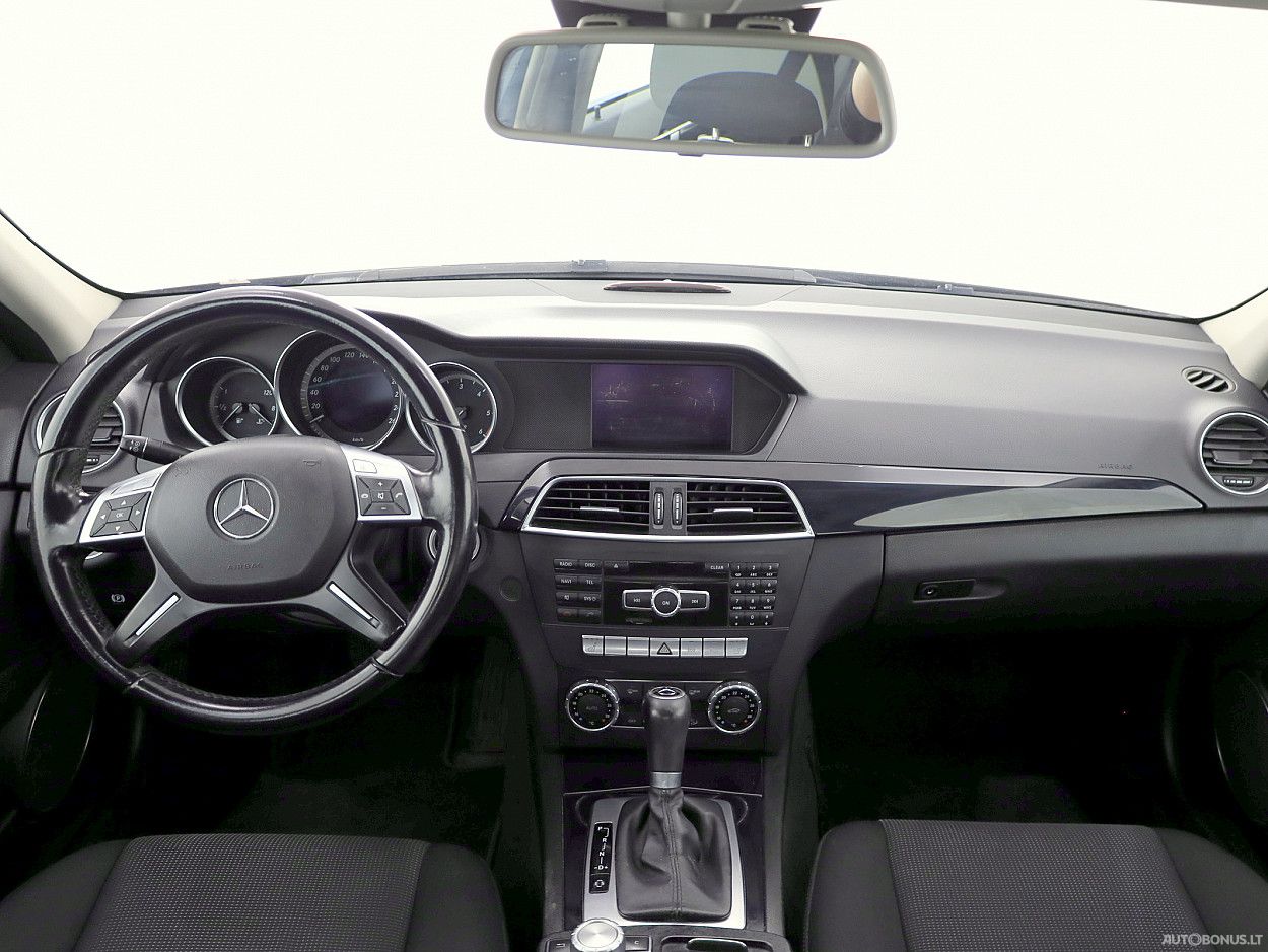 Mercedes-Benz C220 | 4