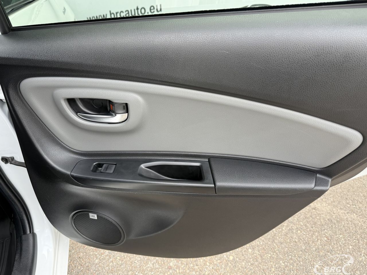 Toyota Yaris | 8