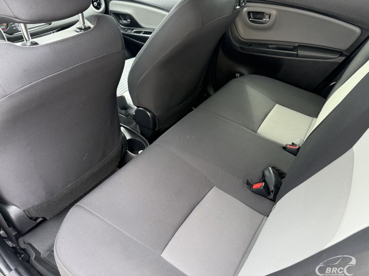 Toyota Yaris | 14