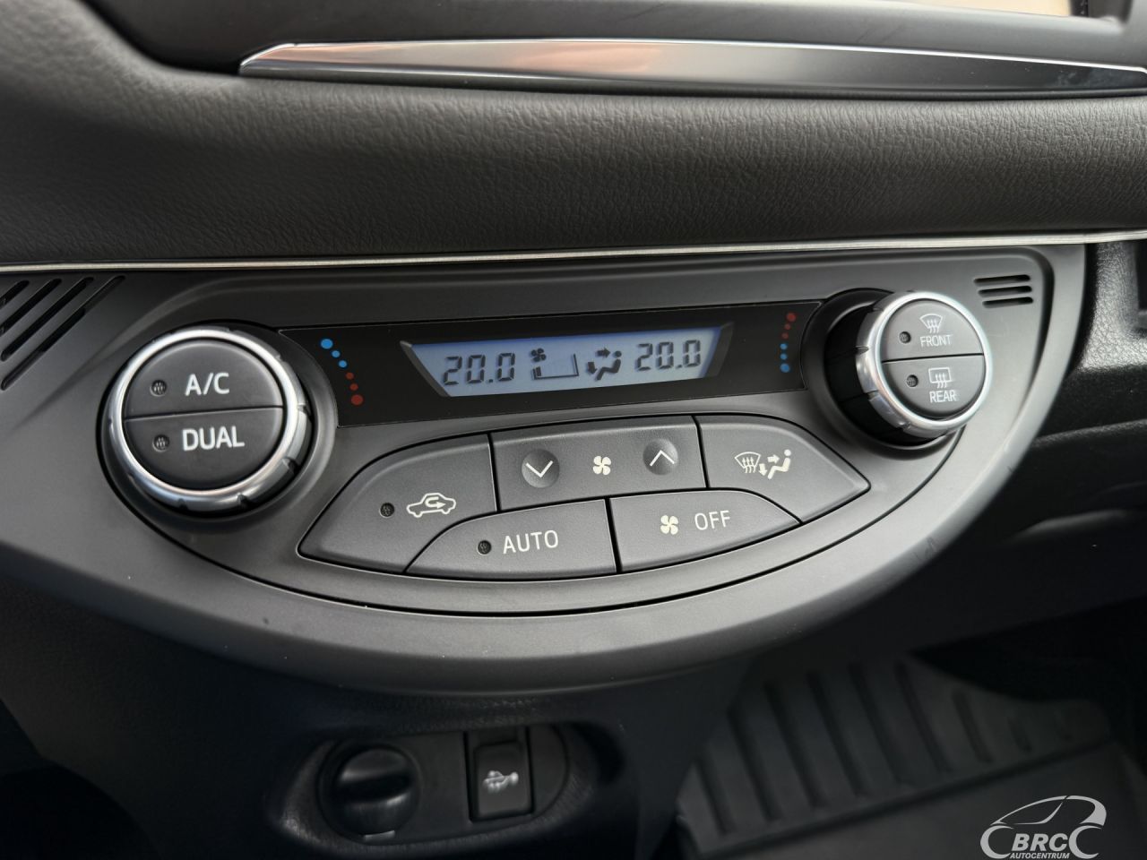 Toyota Yaris | 29