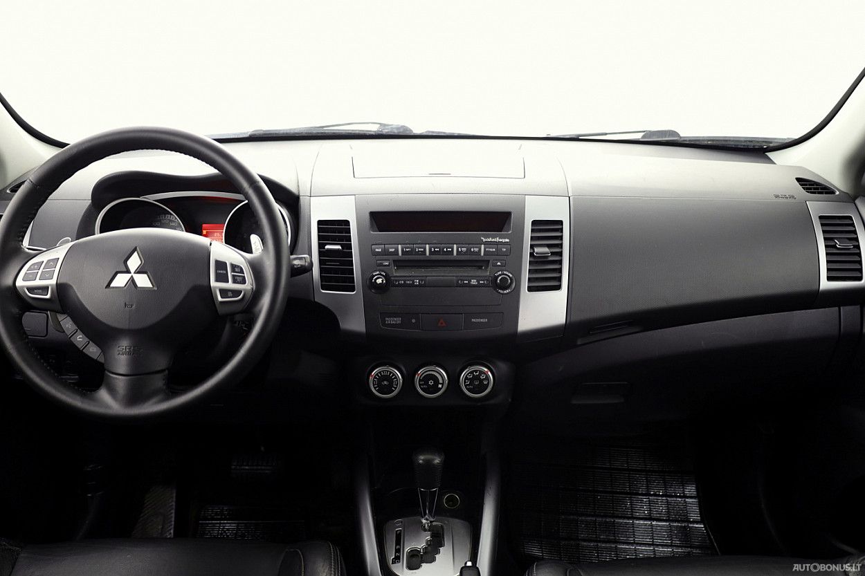 Mitsubishi Outlander | 4