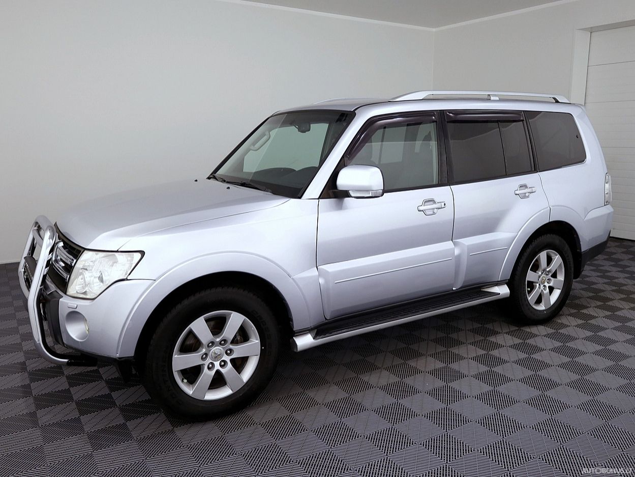 Mitsubishi Pajero | 1