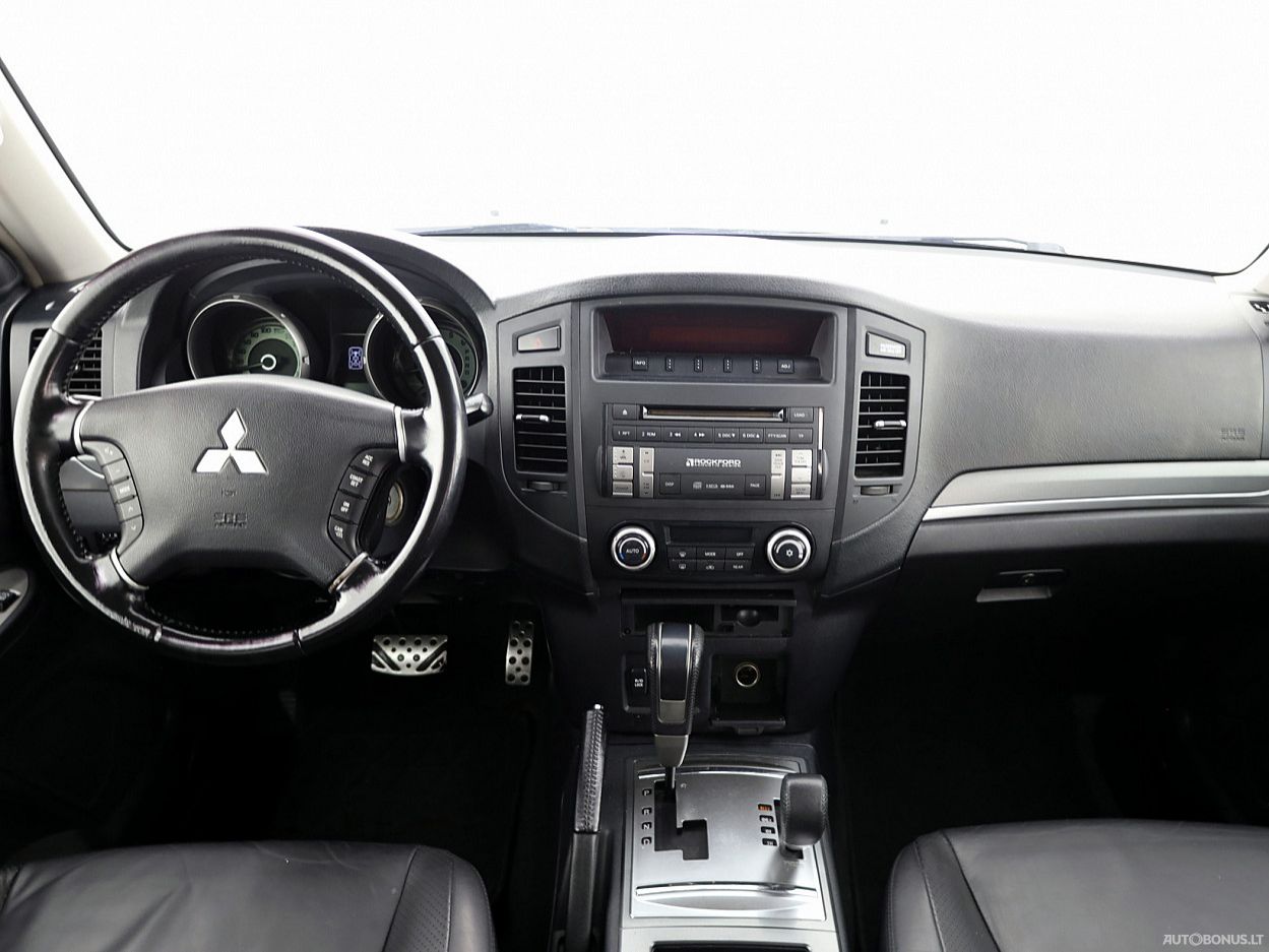 Mitsubishi Pajero | 4