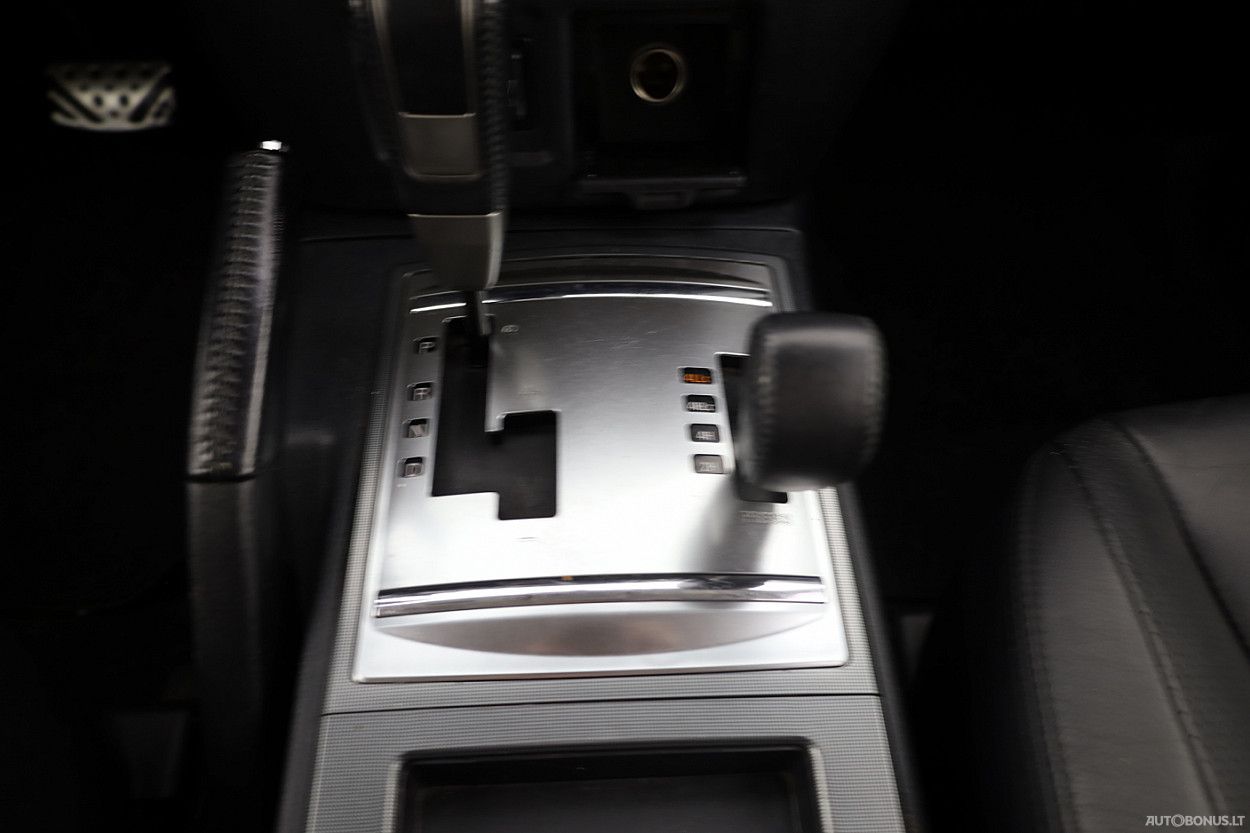 Mitsubishi Pajero | 7