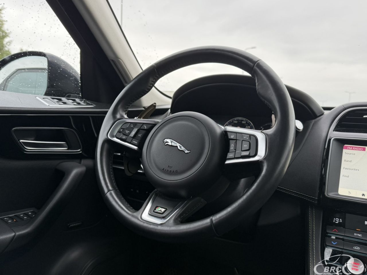 Jaguar F-Pace | 24