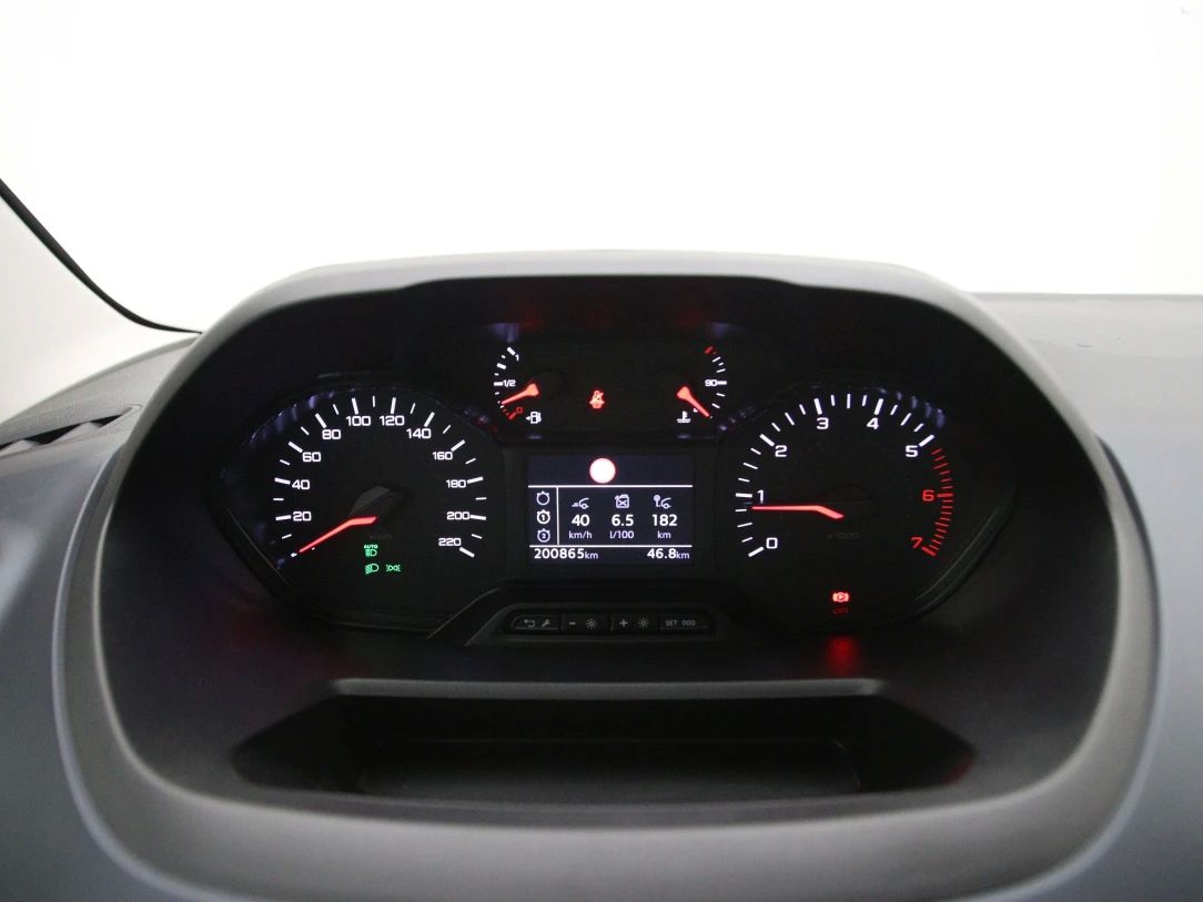 Peugeot Rifter | 18