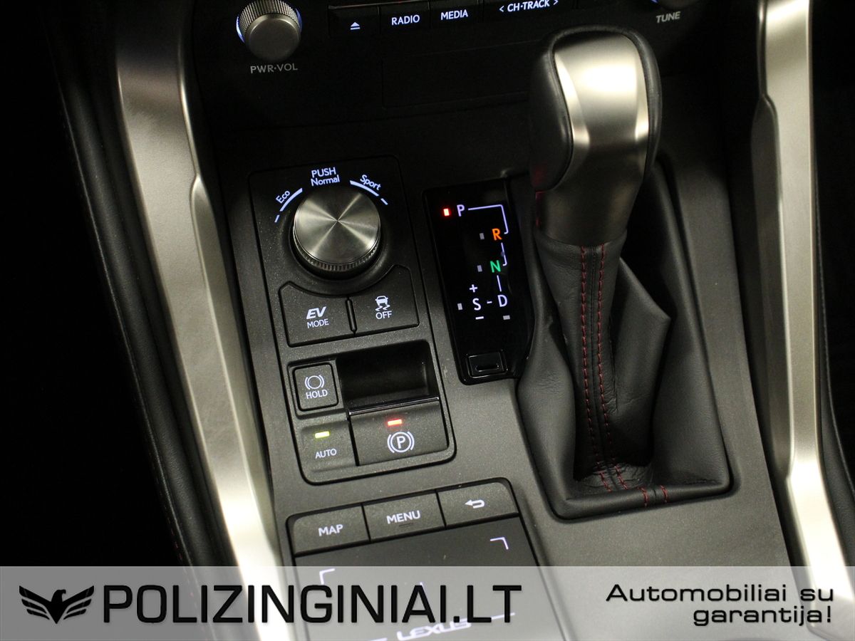 Lexus NX 300h | 23