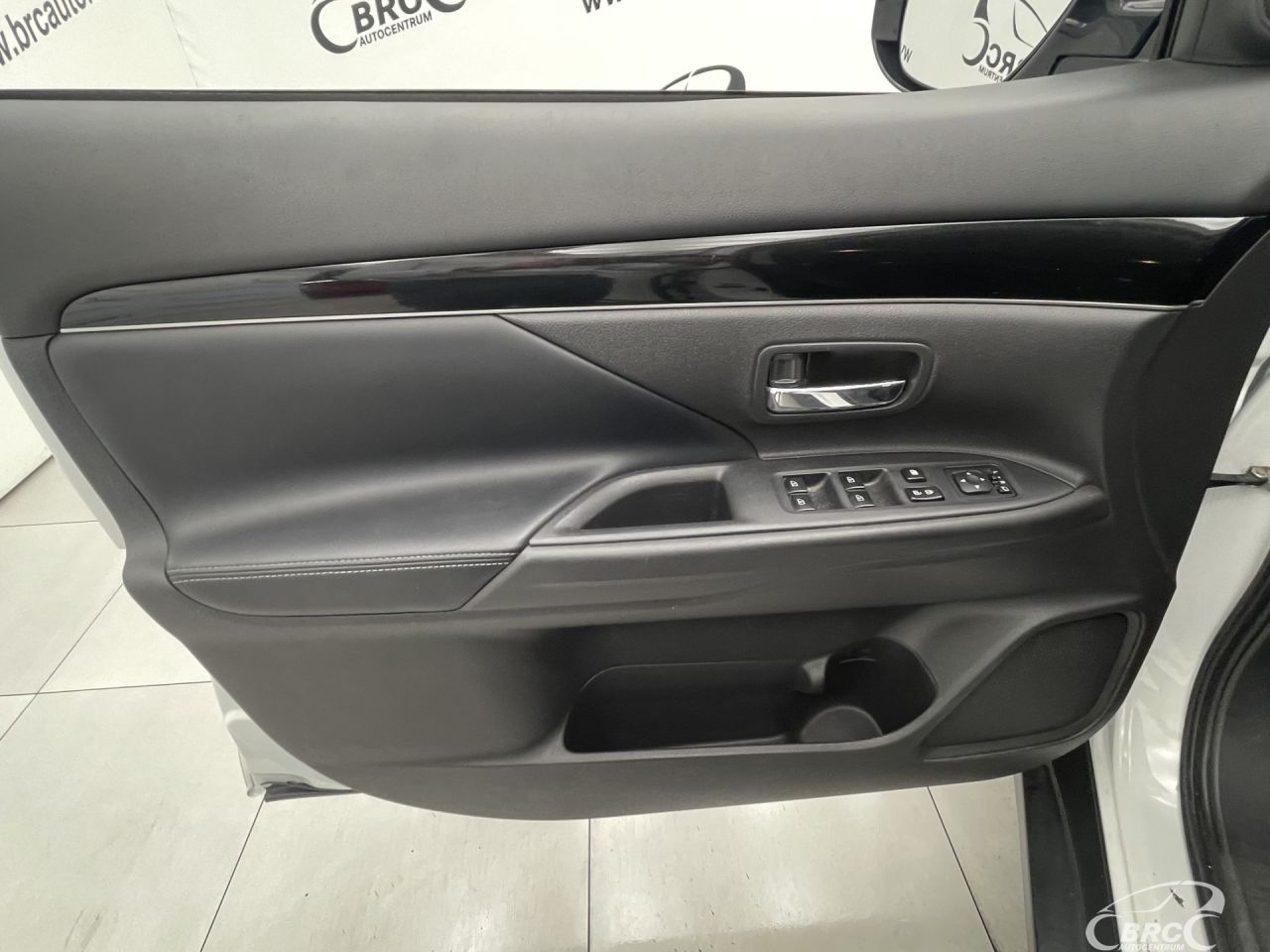 Mitsubishi Outlander | 40
