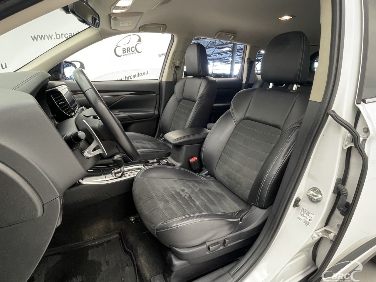 Mitsubishi Outlander | 24