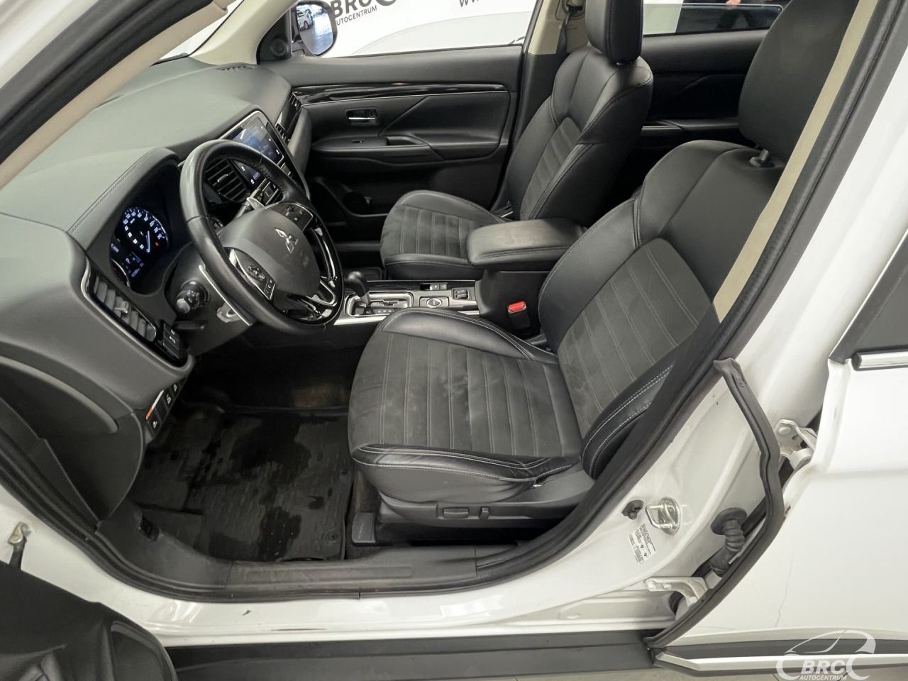 Mitsubishi Outlander | 22