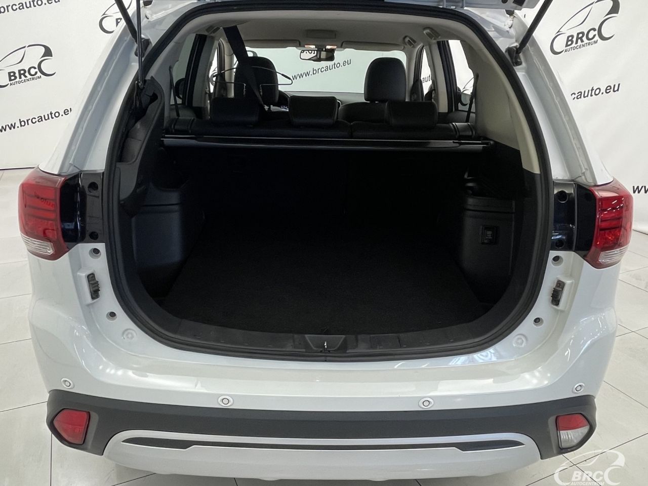 Mitsubishi Outlander | 51