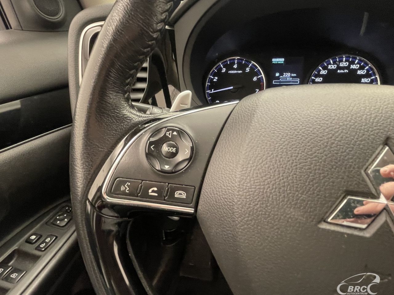Mitsubishi Outlander | 33