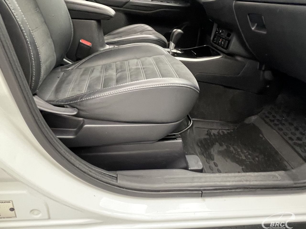 Mitsubishi Outlander | 5