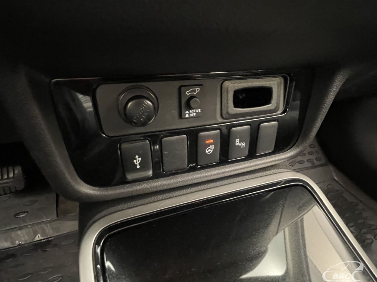 Mitsubishi Outlander | 30