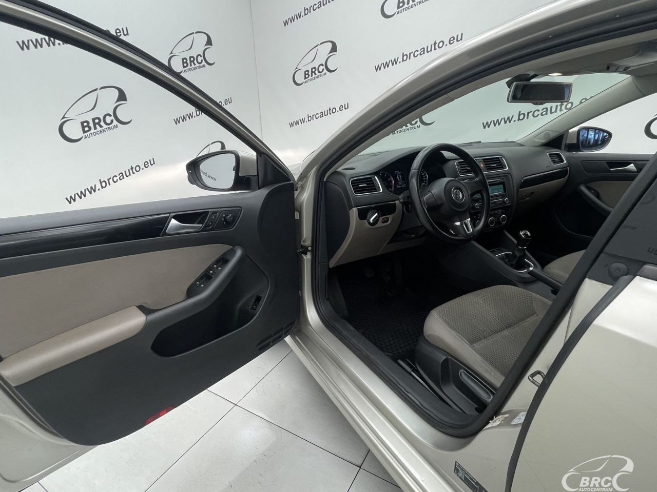 Volkswagen Jetta | 16