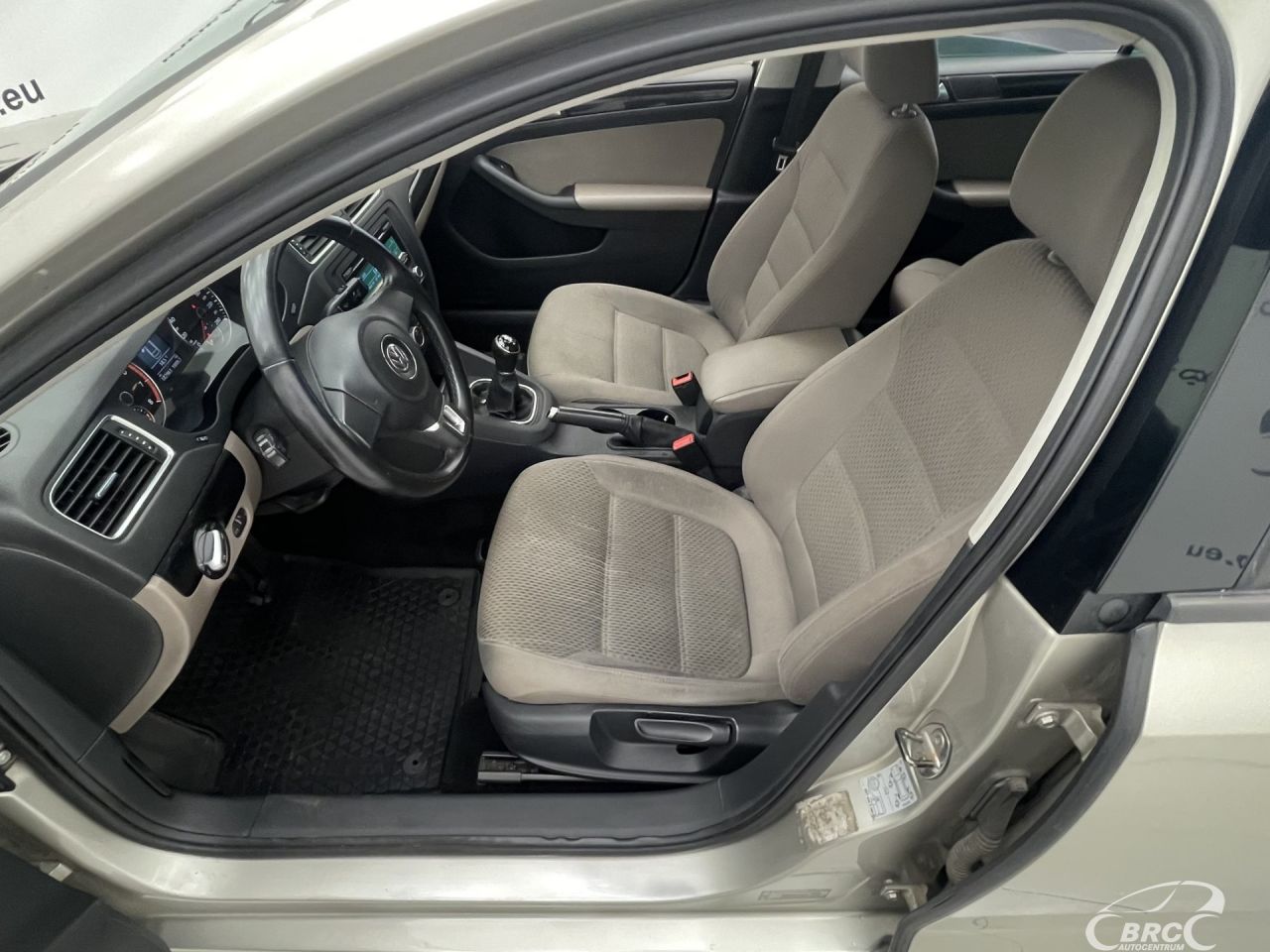 Volkswagen Jetta | 18