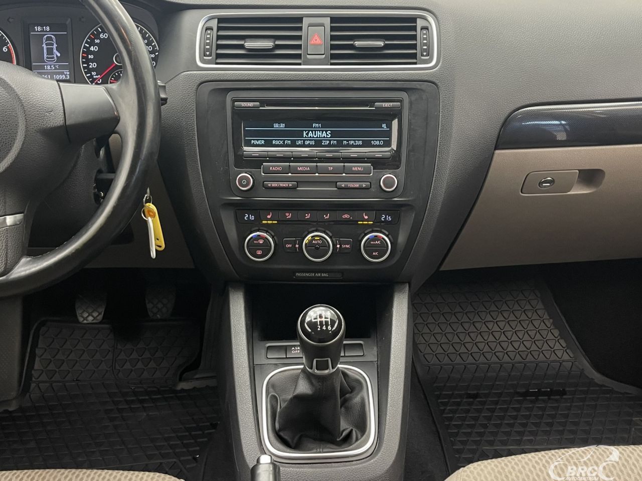 Volkswagen Jetta | 12