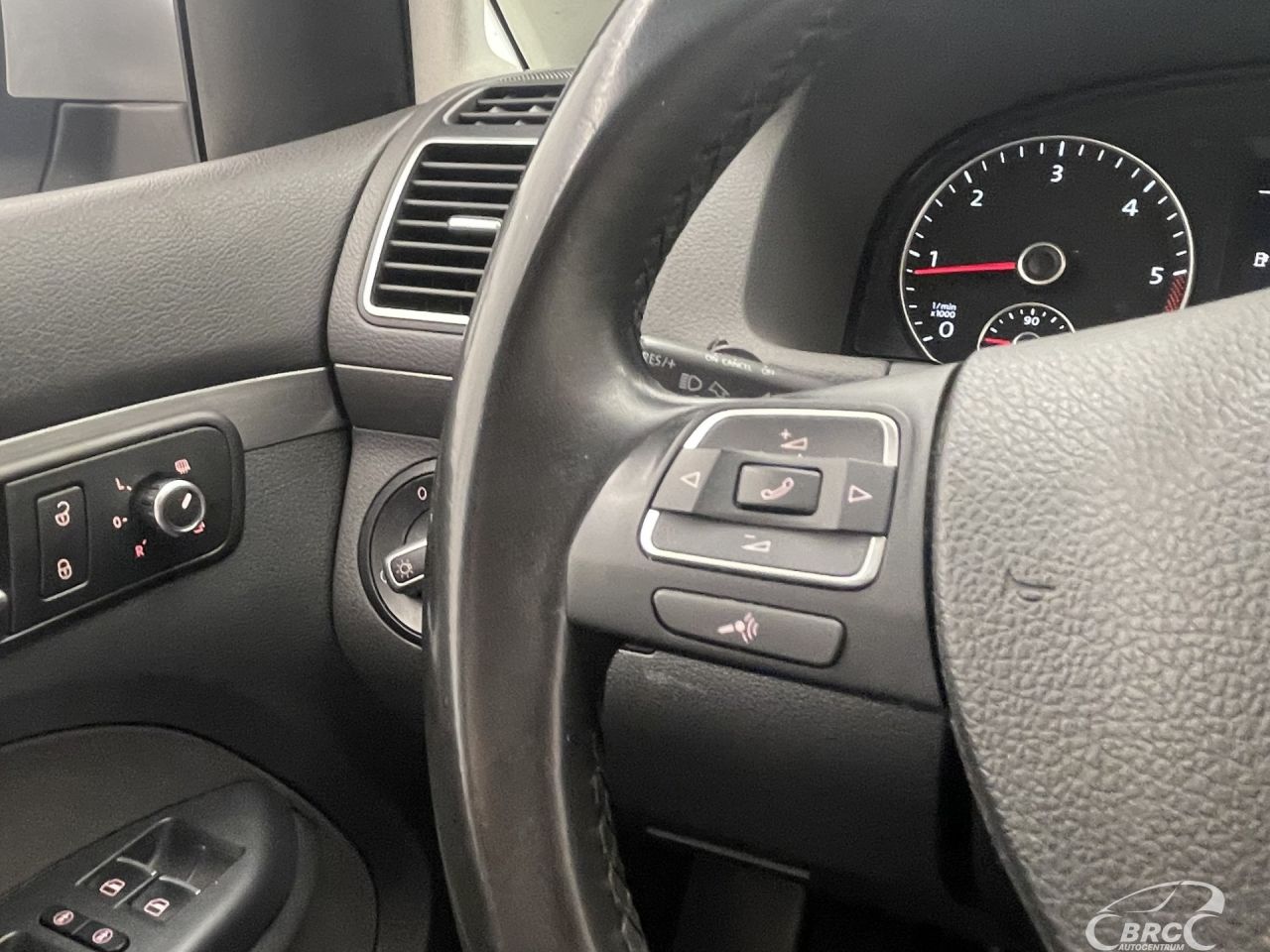 Volkswagen Touran | 26