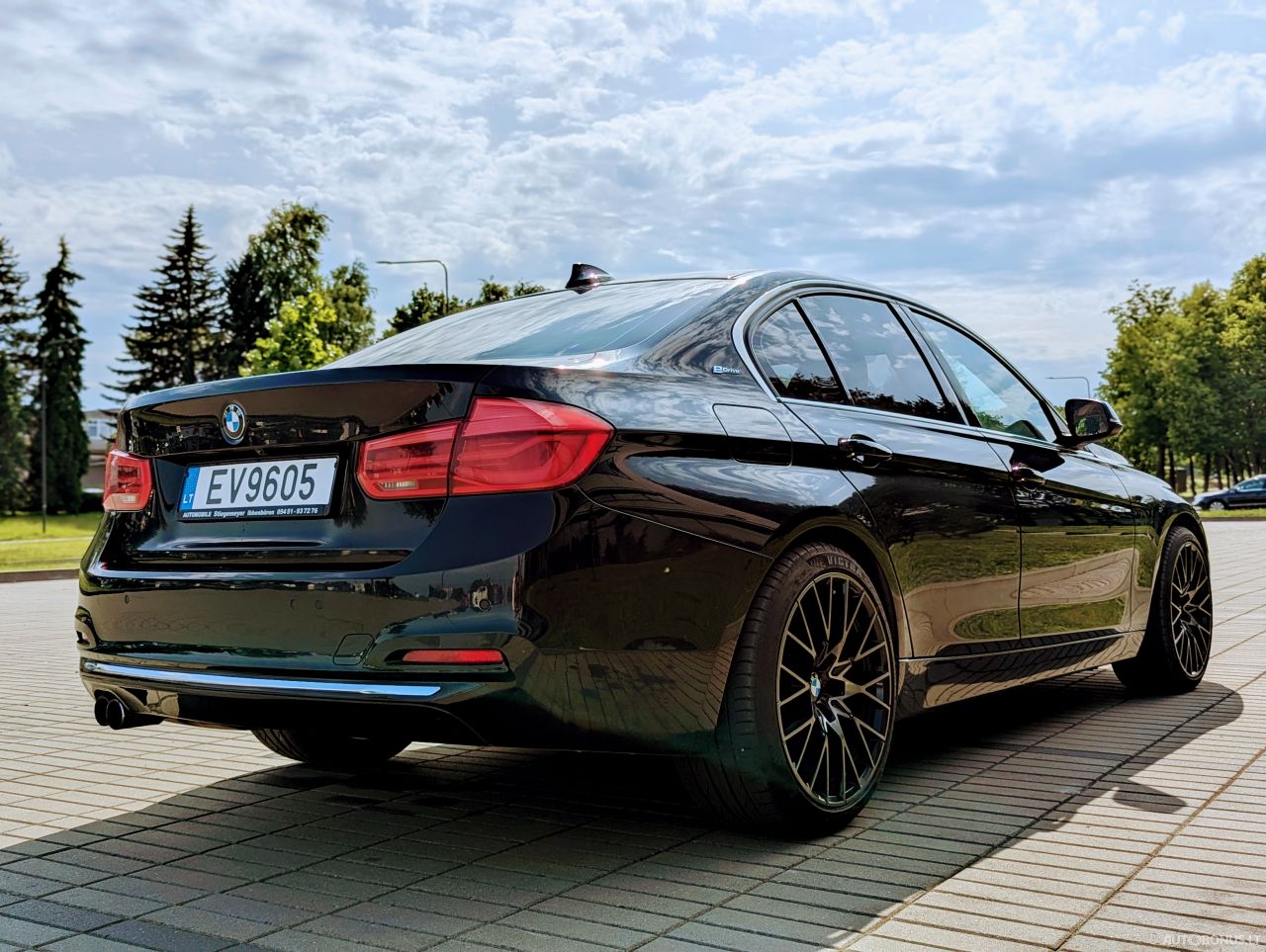BMW 330 | 11