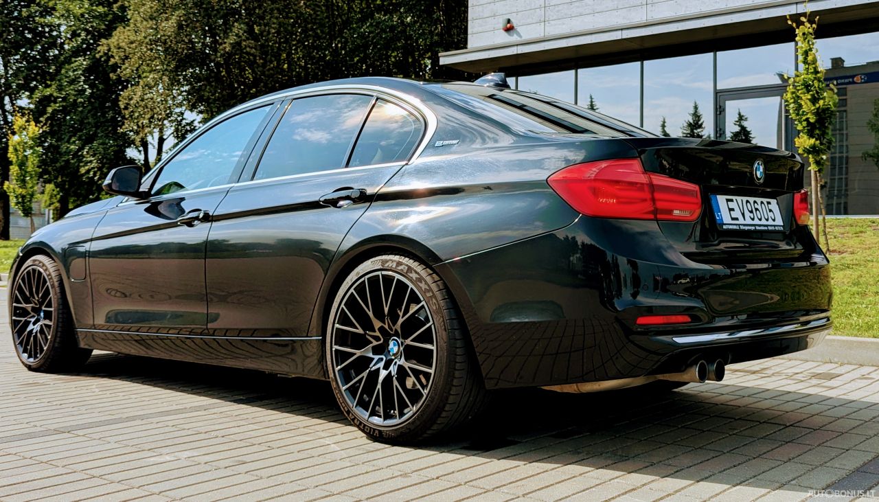 BMW 330 | 8