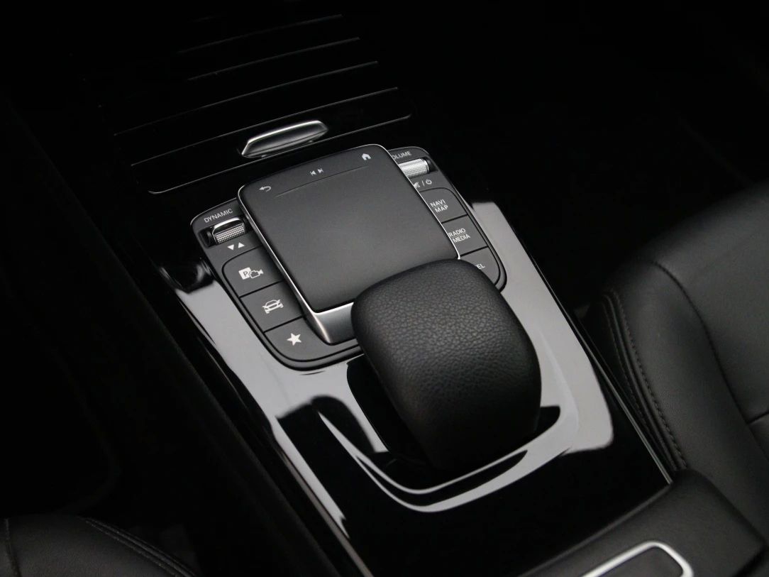 Mercedes-Benz CLA180 | 38