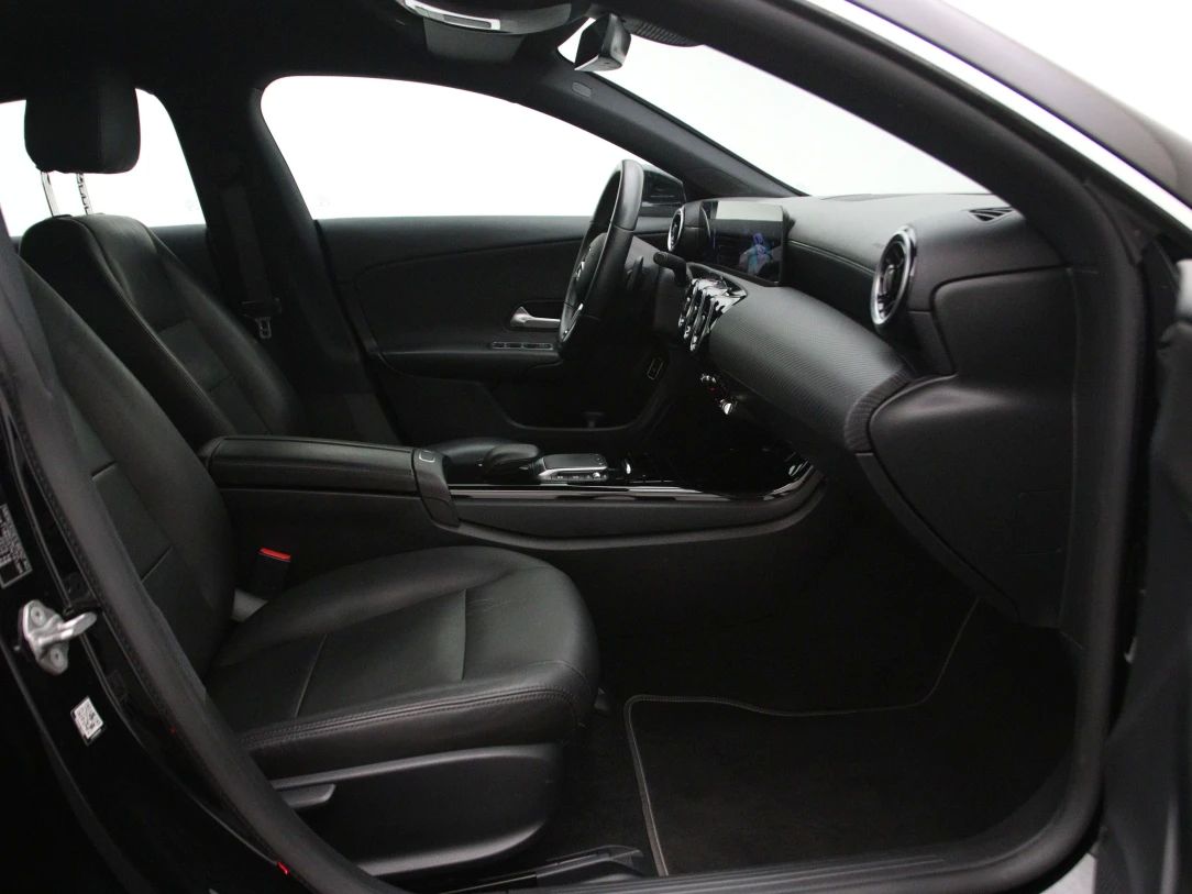 Mercedes-Benz CLA180 | 13