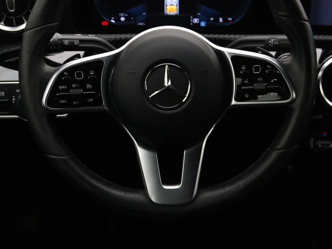 Mercedes-Benz CLA180 | 17