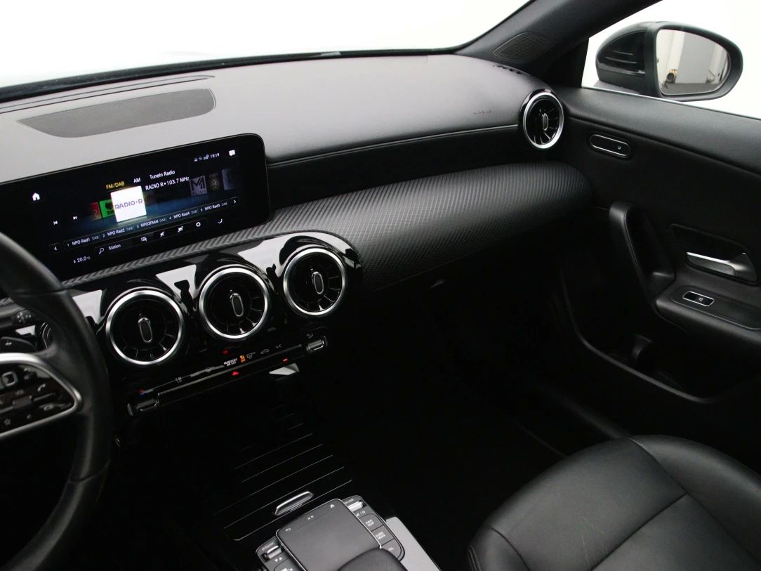 Mercedes-Benz CLA180 | 20