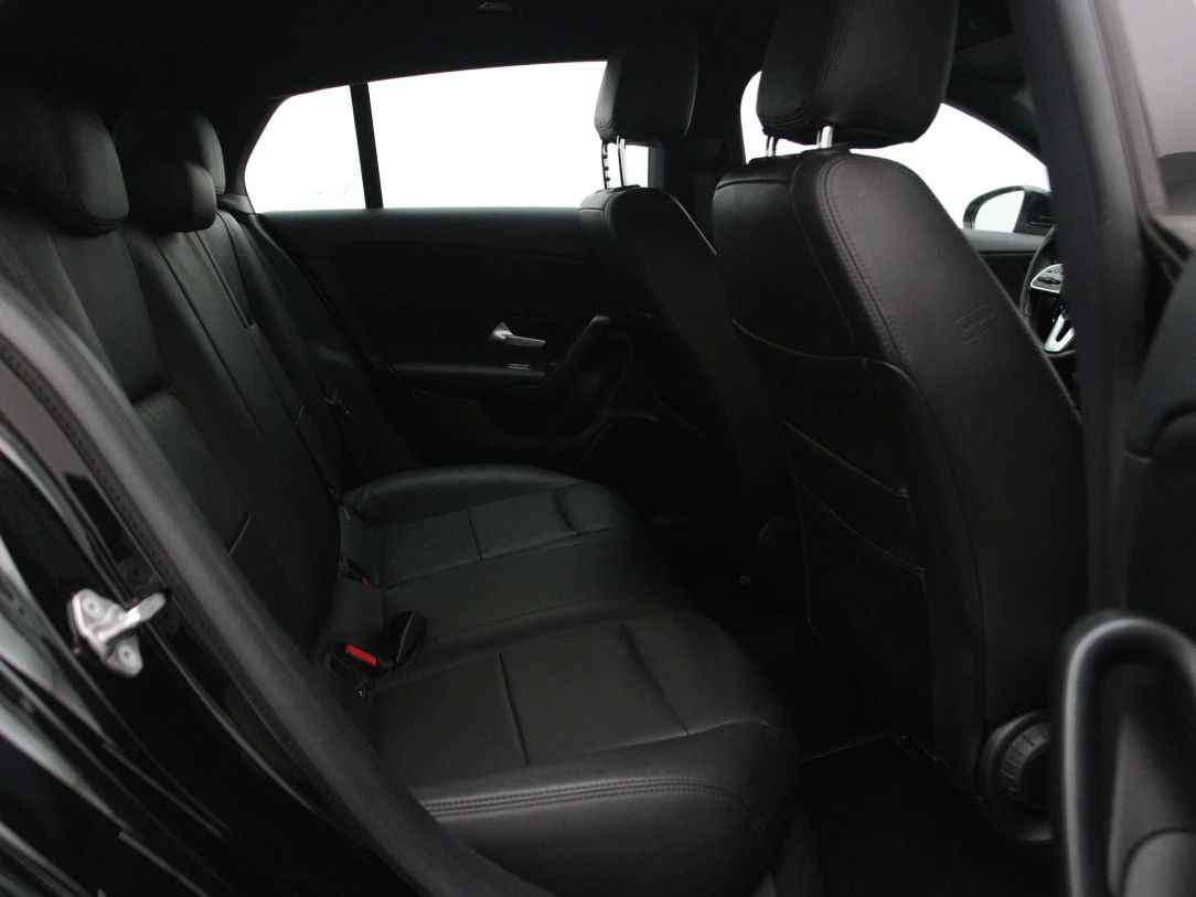 Mercedes-Benz CLA180 | 14