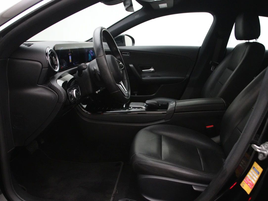 Mercedes-Benz CLA180 | 3