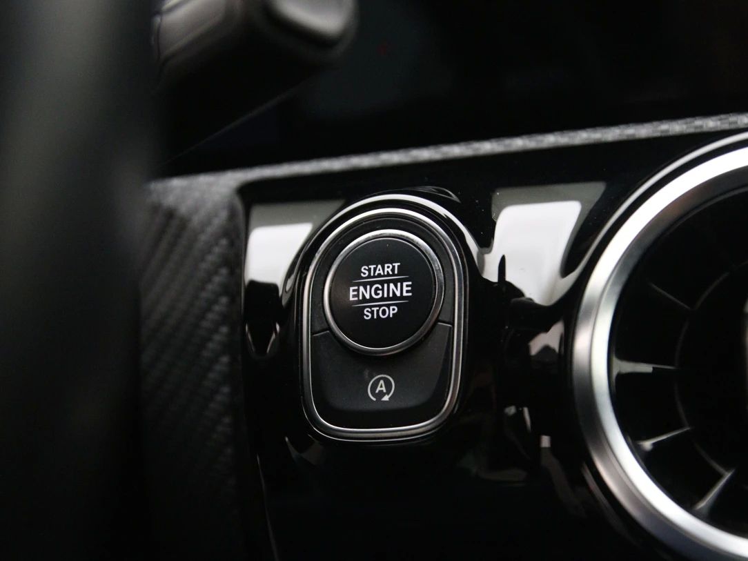 Mercedes-Benz CLA180 | 37