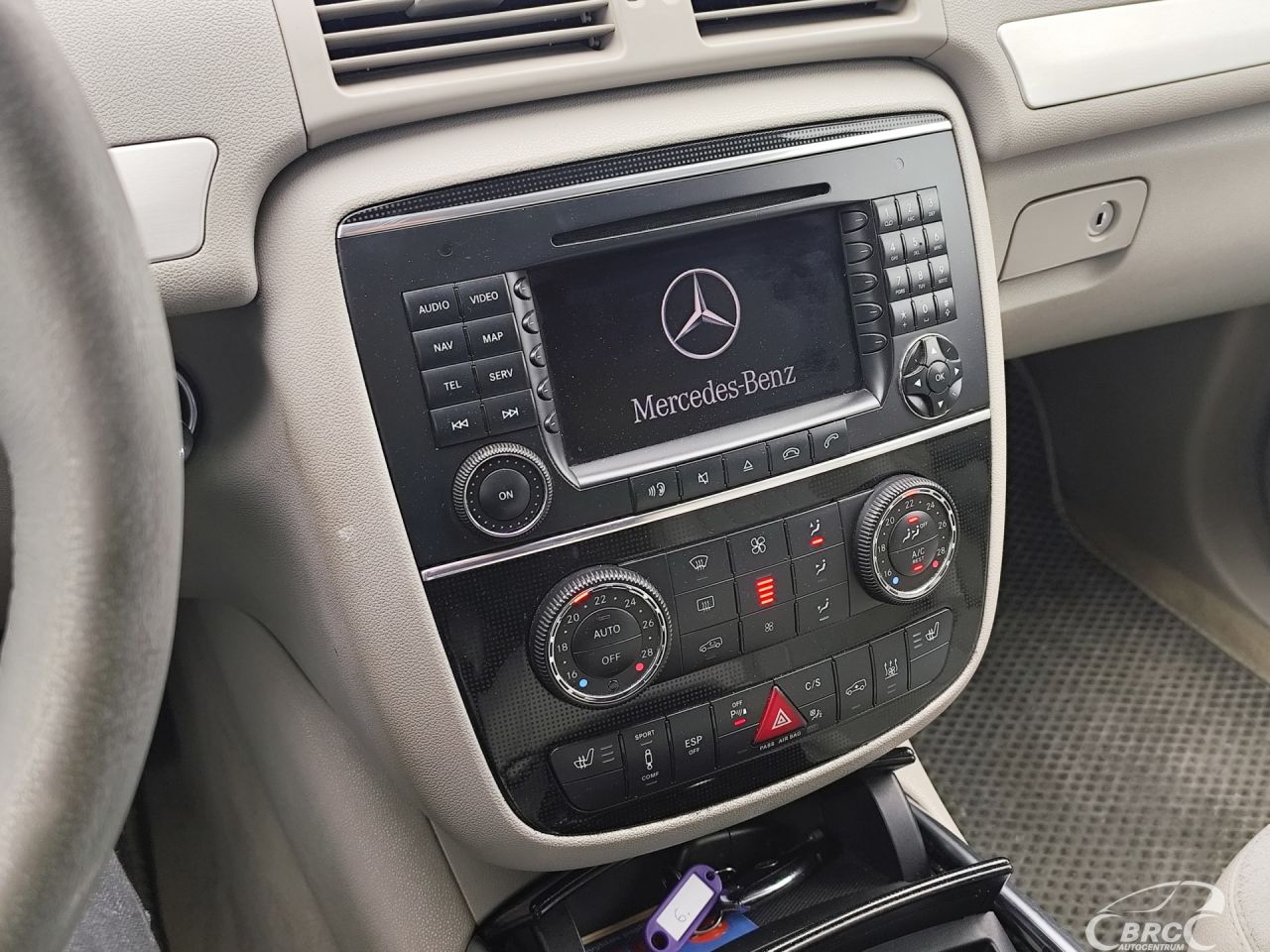 Mercedes-Benz R320 | 10