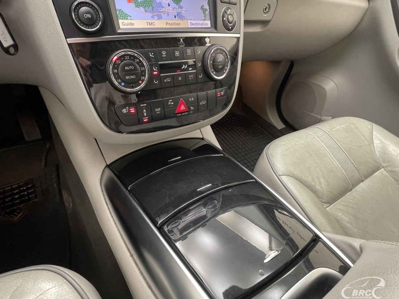 Mercedes-Benz R350 | 23