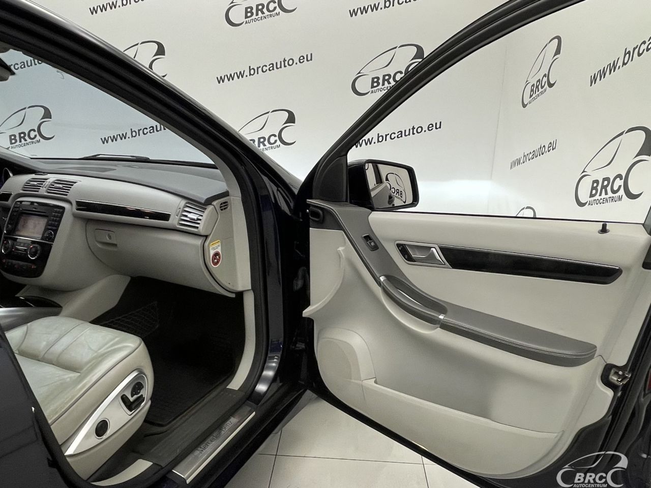 Mercedes-Benz R350 | 7