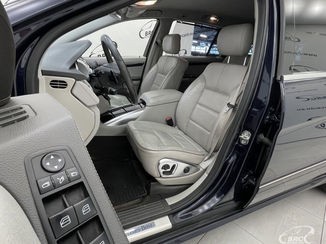Mercedes-Benz R350 | 21