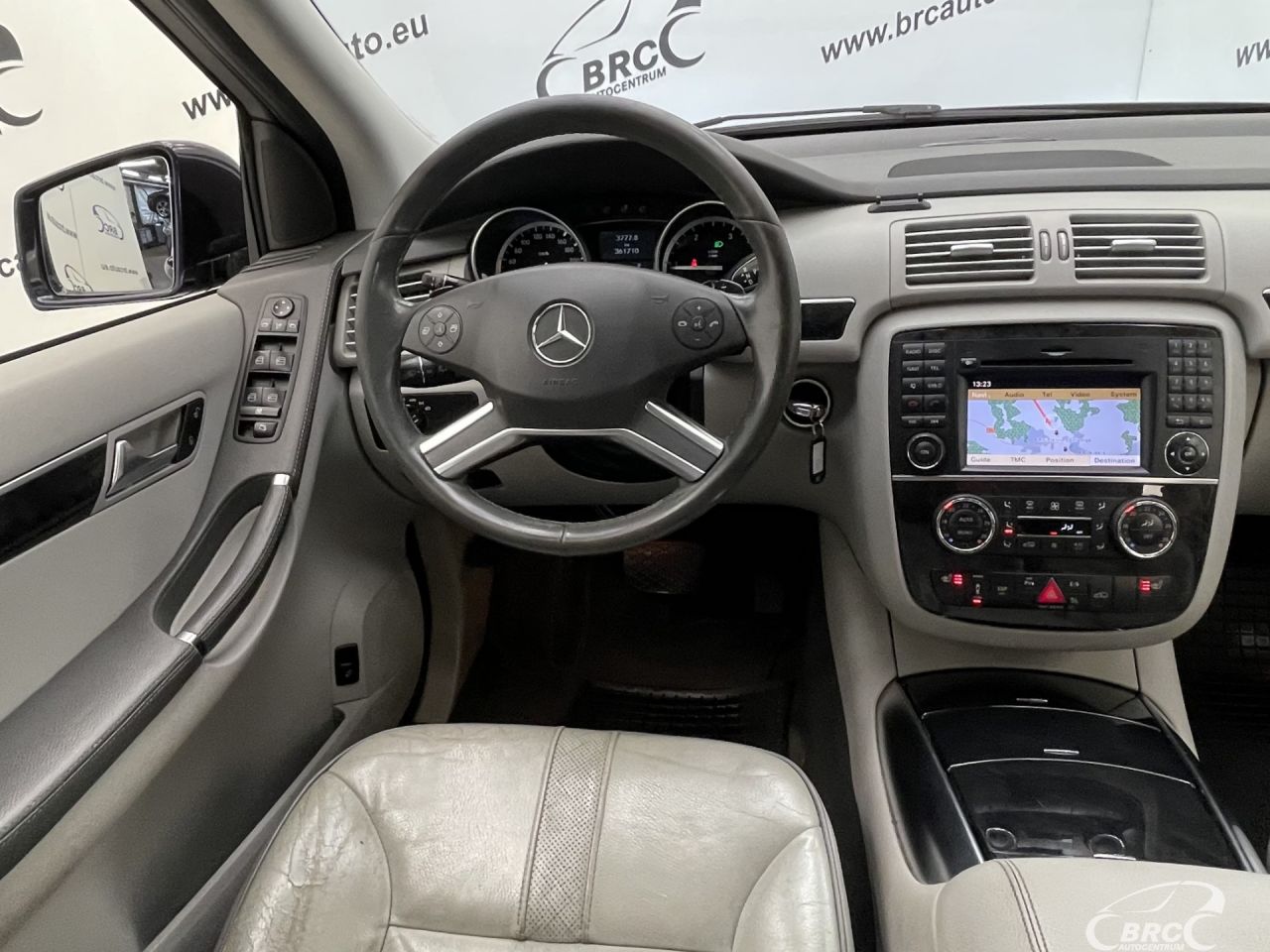 Mercedes-Benz R350 | 13