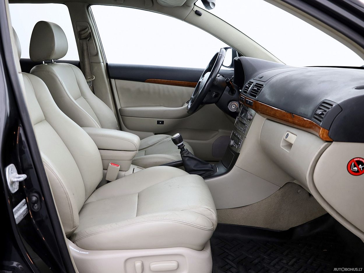 Toyota Avensis | 5