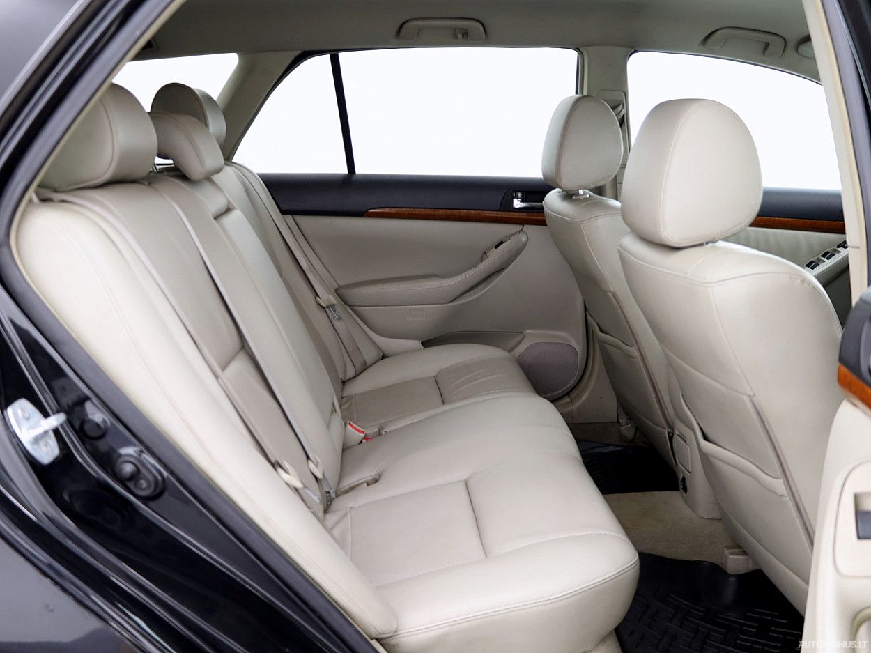 Toyota Avensis | 6