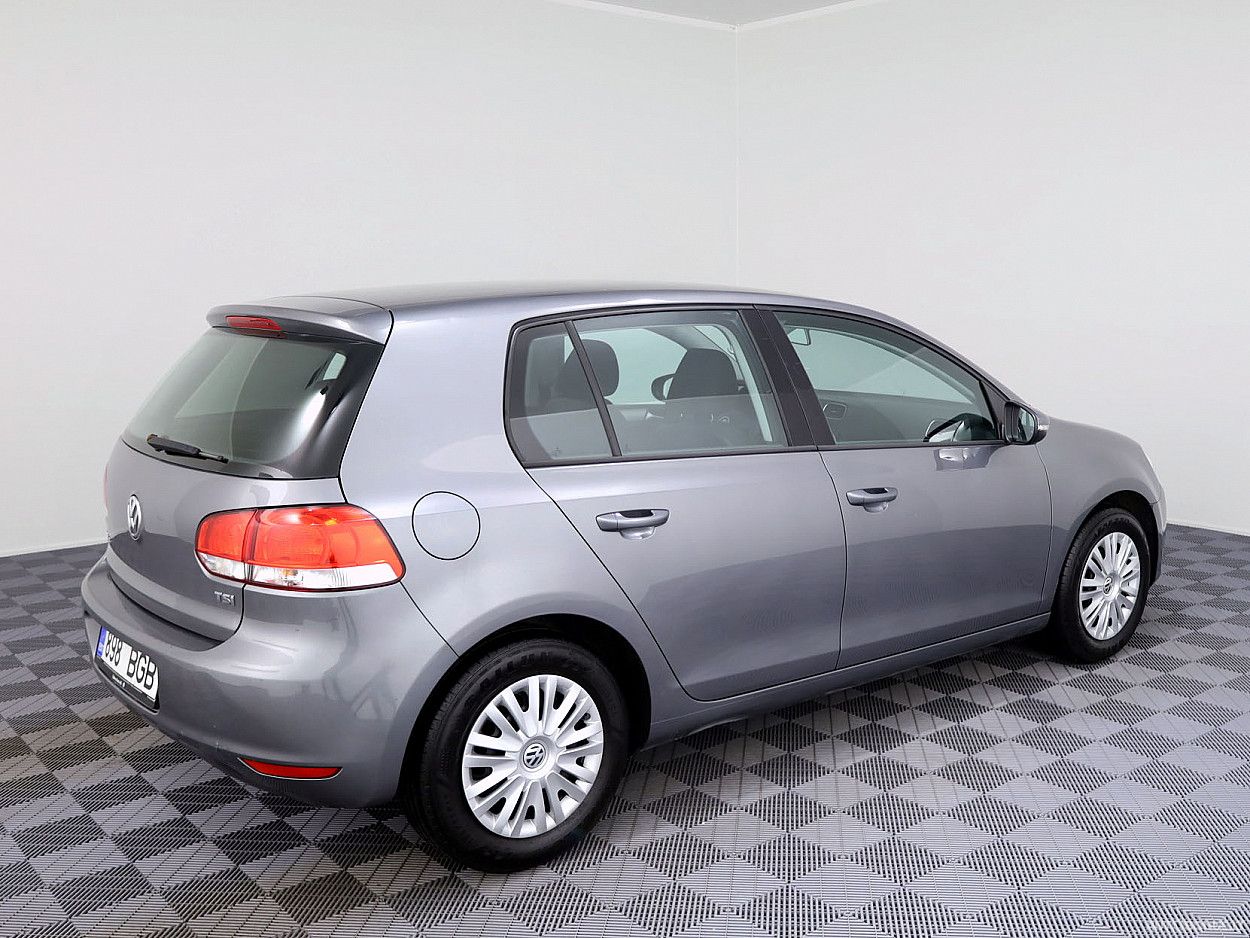 Volkswagen Golf | 2
